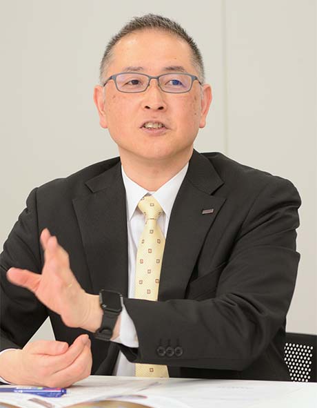日特建設株式会社 管理本部 経理部 左から、館田康秀／板橋正和